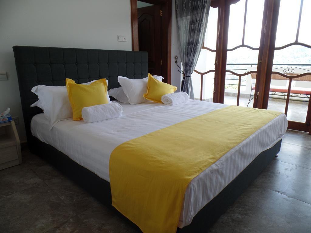 Kandyan Bluestar Villa Номер фото